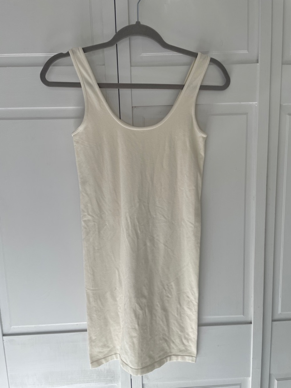 M. Rena Soft Off-White Scoop Neck Tank SzOS